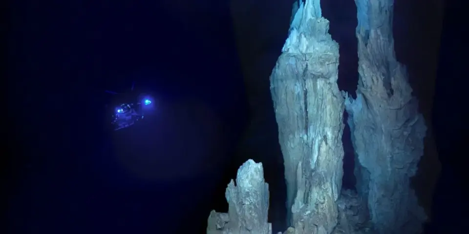 Atlantic’s ‘Lost City’ Hydrothermal Field Offers Clues to Alien Life