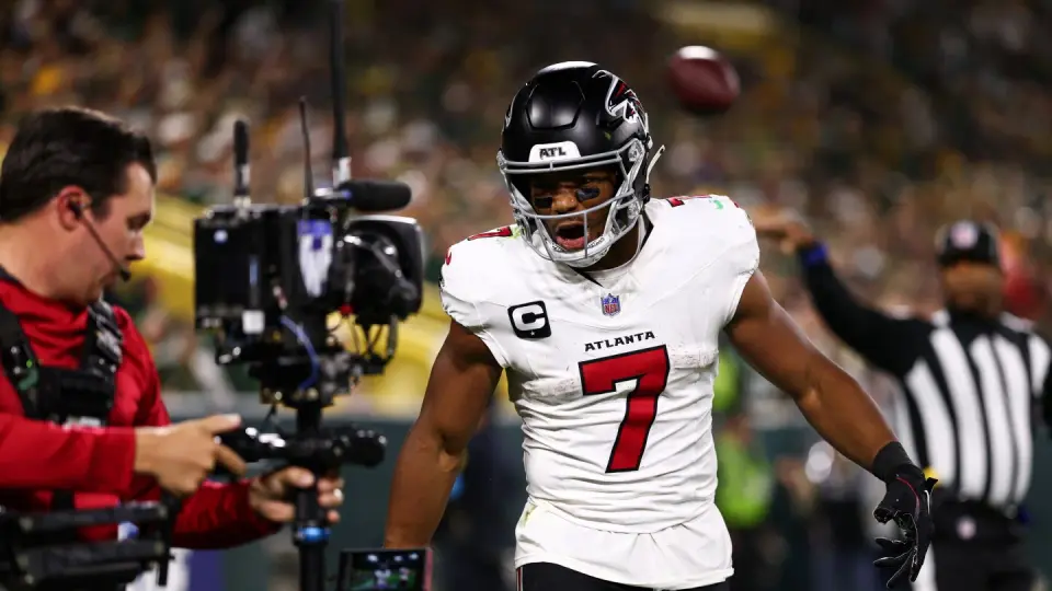 Falcons' 35-14 blowout ends Packers' 13-game home opener streak