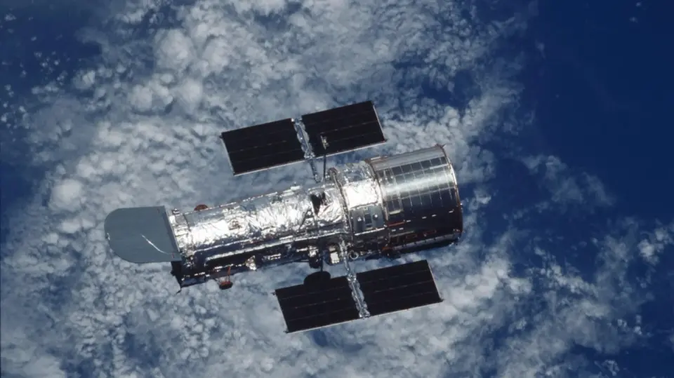 NASA Solicits Commercial Proposals to Rescue Hubble Before 2033 Reentry