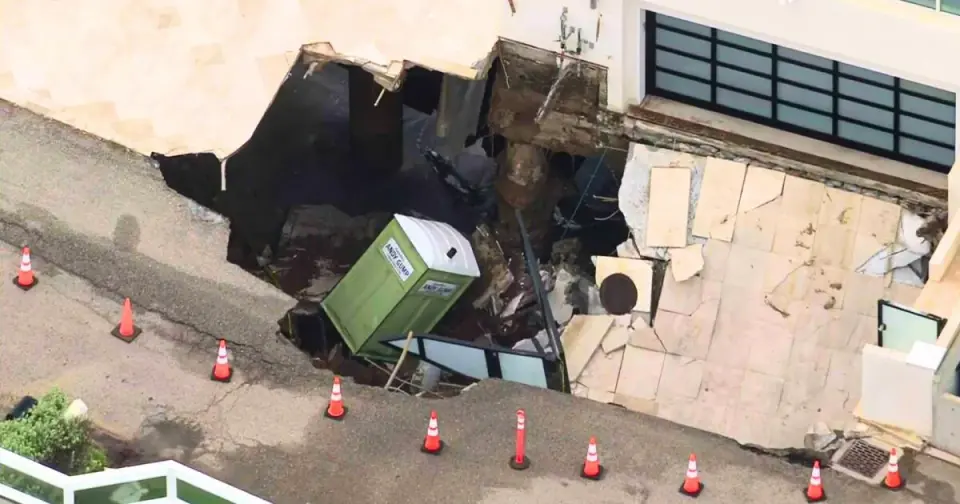 Coastal Erosion and Storm Surges Trigger Evacuations at Malibu Home