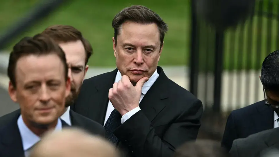 Musk Admits SpaceX Throttled Ukraine’s Starlink After Service Restoration