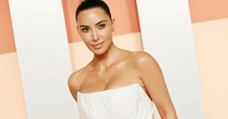 Kim Kardashian reveals esophagitis in new Kardashians trailer