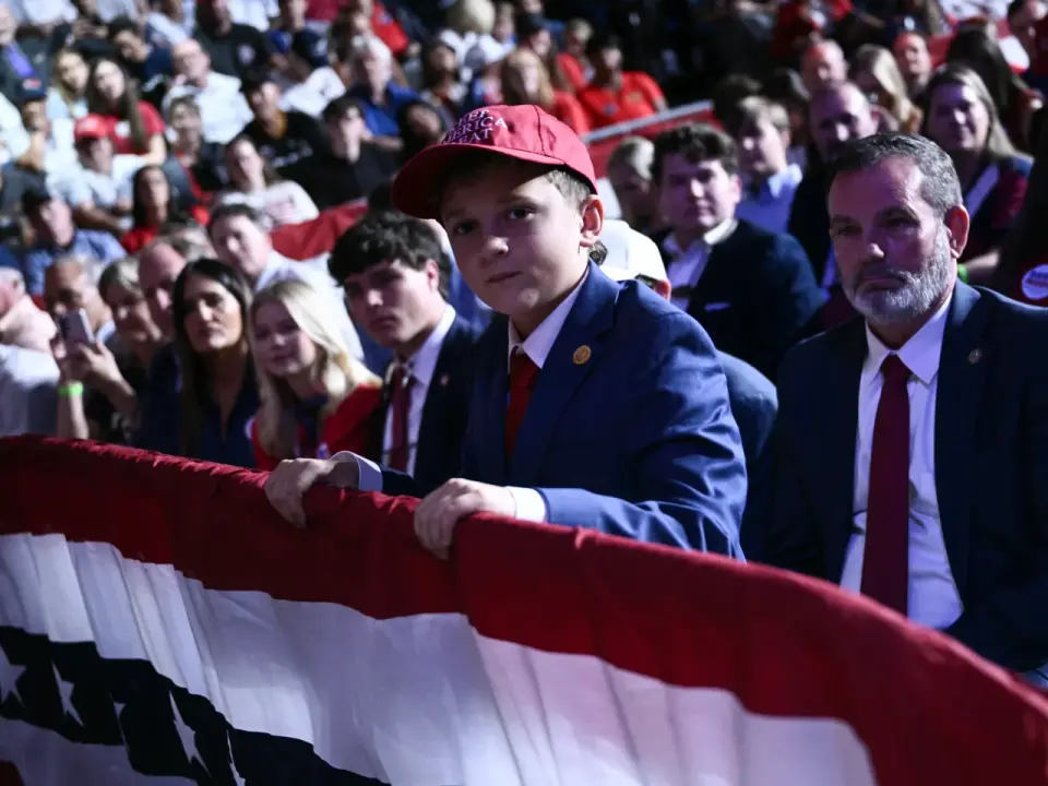 Democrats gain momentum in 2026 midterms as Trump’s approval hits historic low