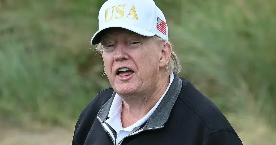 Trump's Bruised Arms Draw Fresh Health Questions on Golf Day