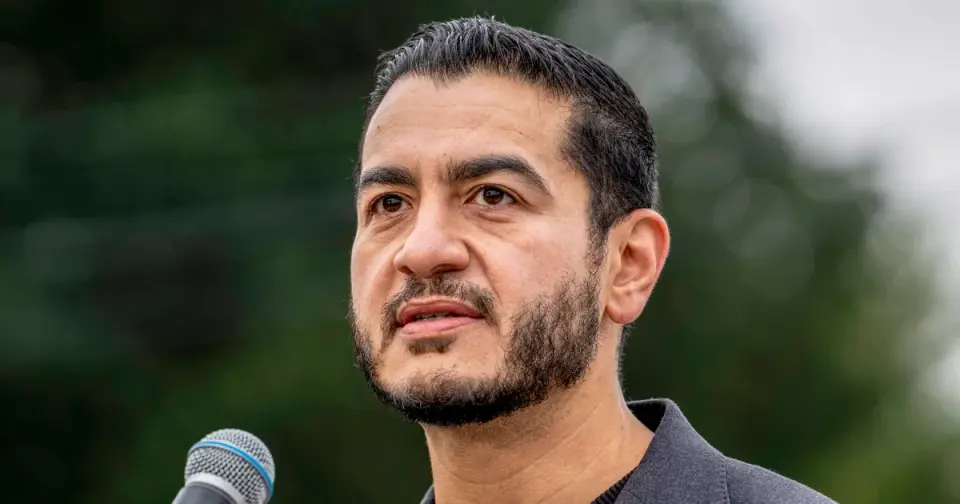 El-Sayed urges decisive Democratic wins to preempt election denial, faces Jewish voter divide