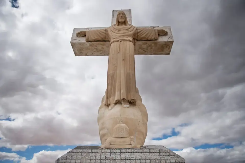 Diocese fights Trump border wall to protect sacred mountaintop Jesus statue