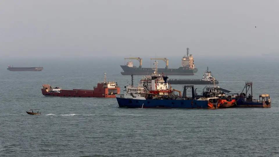 UAE accuses Iran of unprovoked strikes on ADNOC ships in Strait of Hormuz as Lincoln rumors are debunked