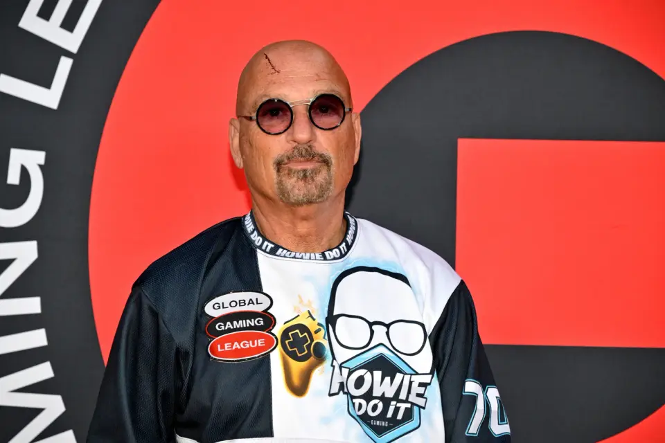 Howie Mandel’s Viral Video Shows Him Standing Near a Burning Car
