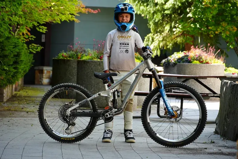 Wes Lukens' Growth-Ready 26/24 Frameworks Mullet: A Kid-Sized DH Dream