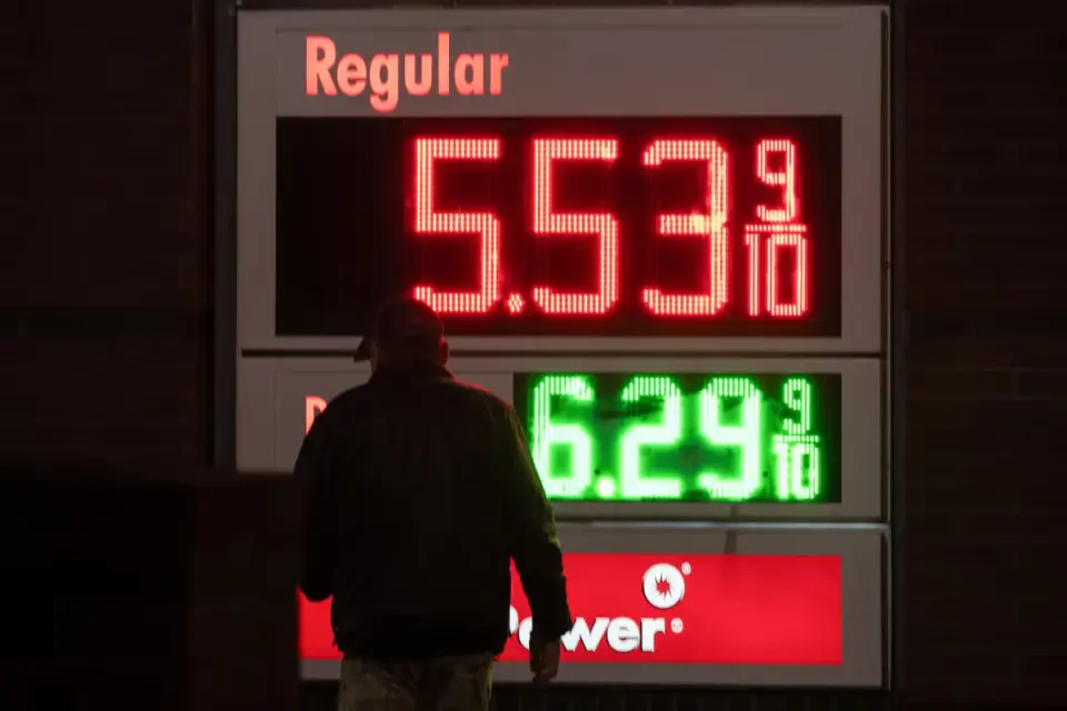 JPMorgan Warns Iran-Driven Oil Shocks Put $5 Gas Within Reach