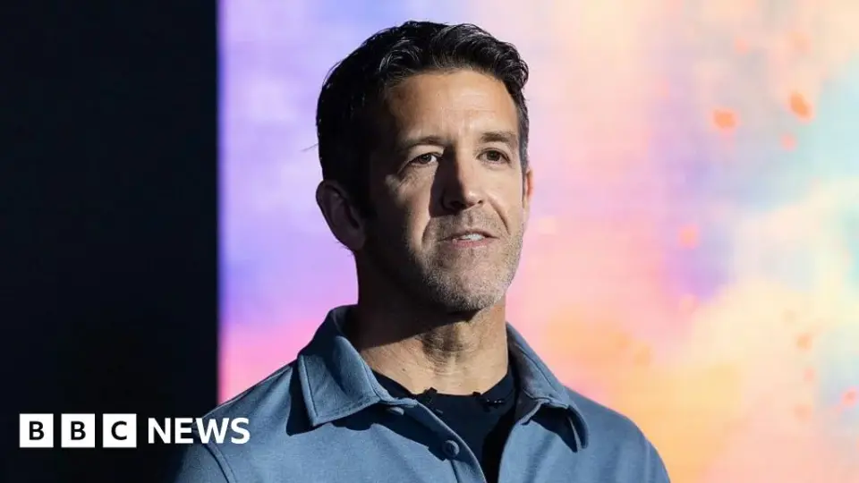 Apple taps hardware chief John Ternus to lead as CEO