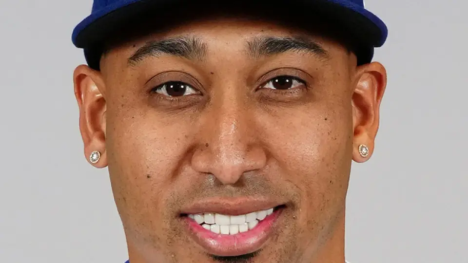 Dodgers place Edwin Díaz on IL with neck inflammation; closer duties in flux
