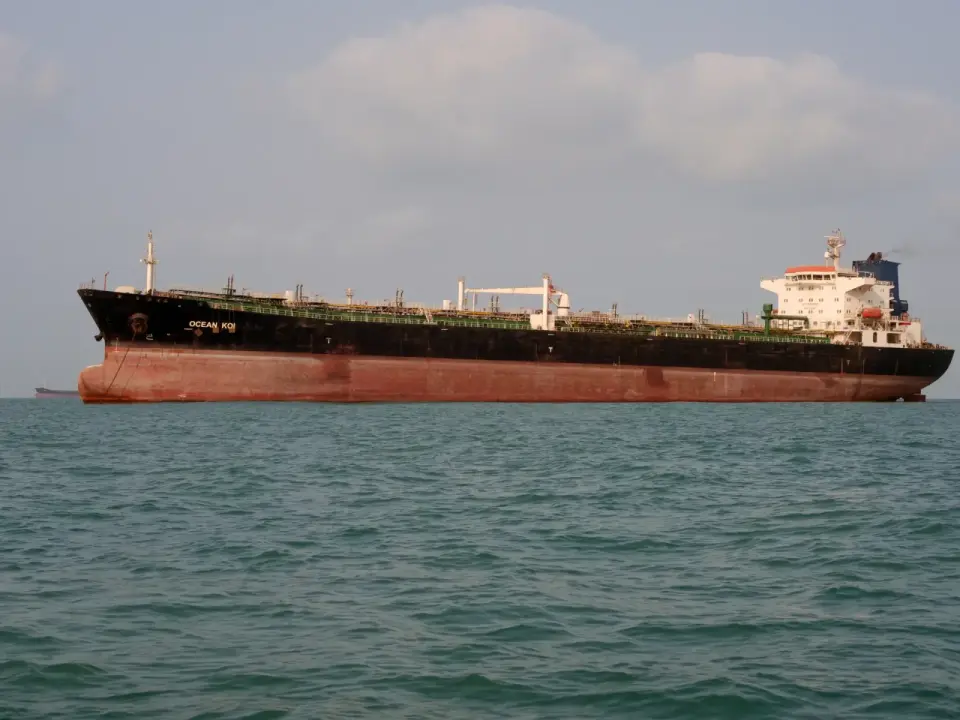 Iran and Oman finalize temporary Hormuz corridor as US sanctions loom