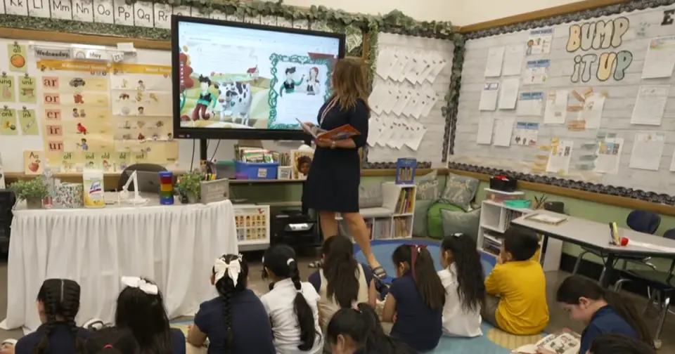 Hard Times Push U.S. Teachers to Take on Side Jobs