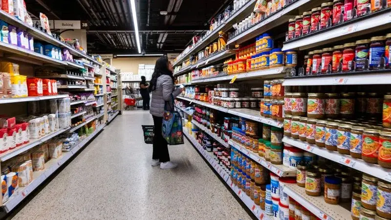 U.S. consumer mood edges up from historic low as inflation fears linger