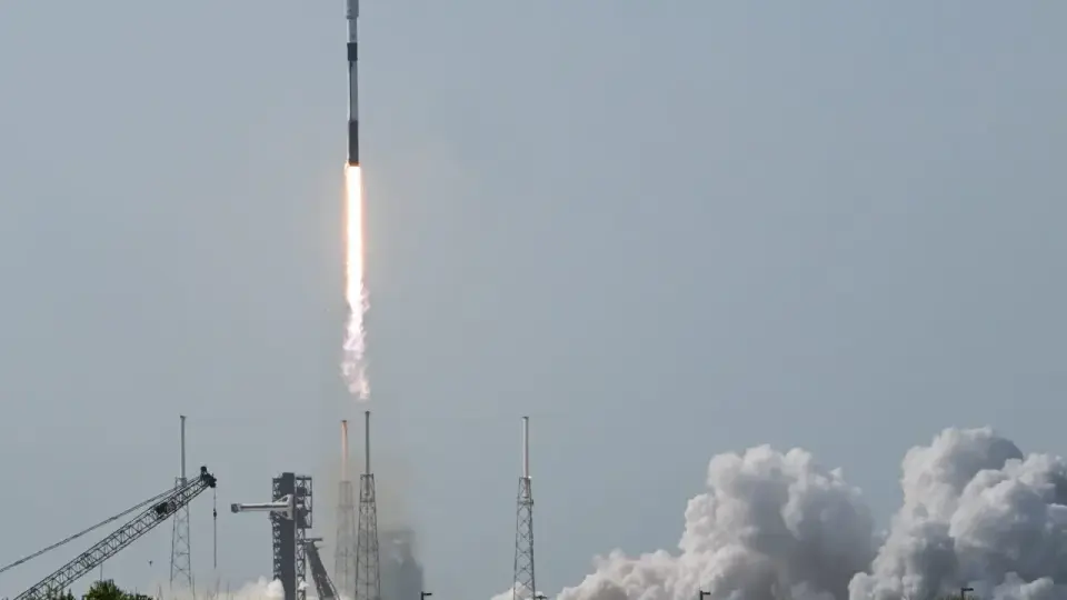SpaceX rocket stage to carve a new crater on the Moon
