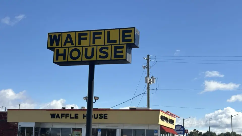 Waffle House closures signal severe impact as Hurricane Isaias hits Florida