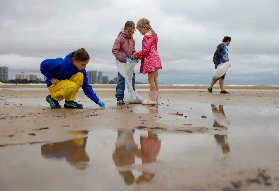 Water Reacts with Microplastics to Create Harmful Radicals, New Study Finds