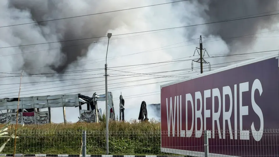 Russia Strikes Kryvyi Rih Steel Plant; Kyiv Hits Moscow Region Logistics Hub