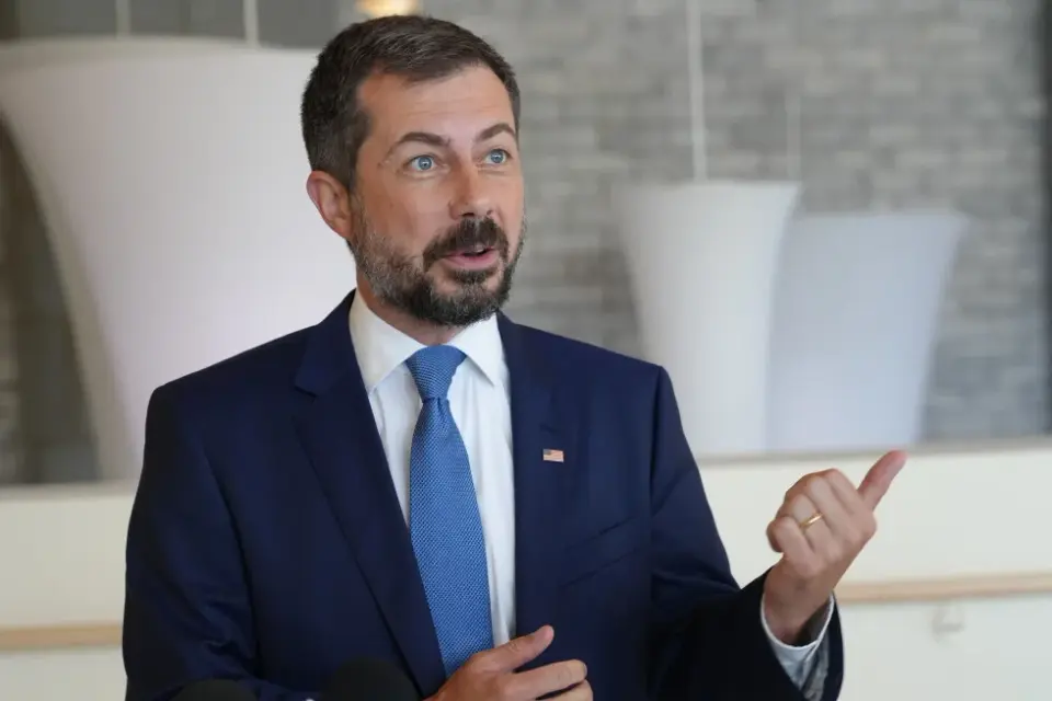 Buttigieg presses retail-style campaign in South Carolina as 2028 bid looms
