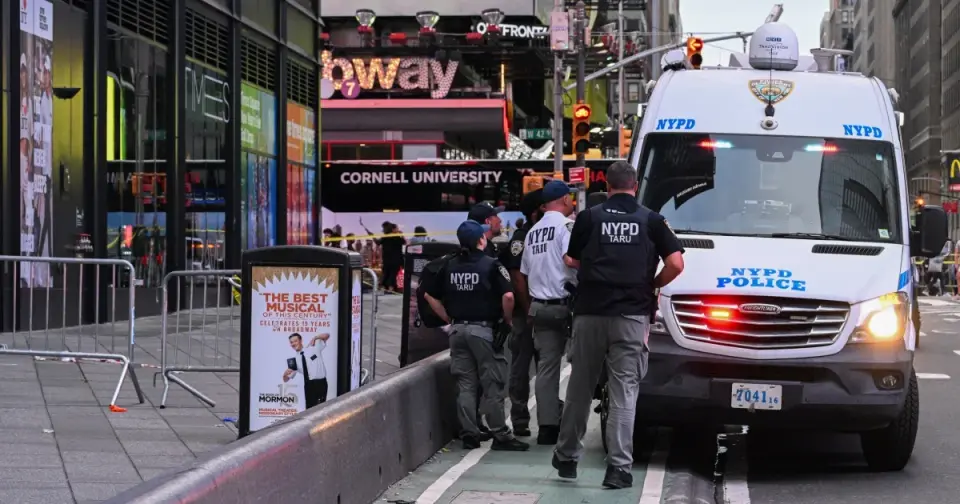 NYPD fatally shoots knife-wielding woman after Times Square stabbing kills one, injures another