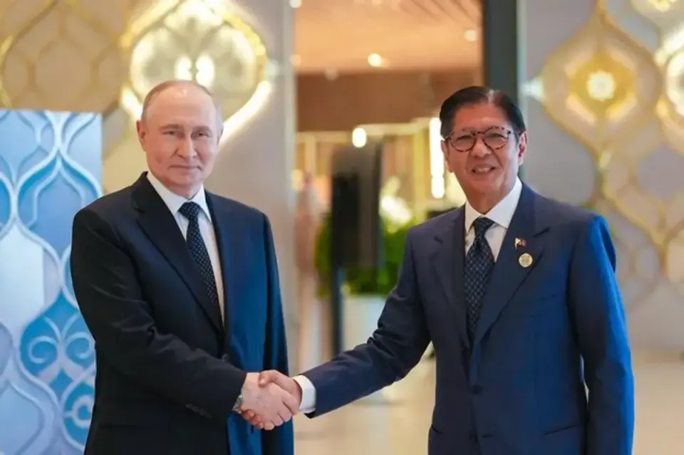 Two early-morning flights bring 24 Filipinos home from Russia