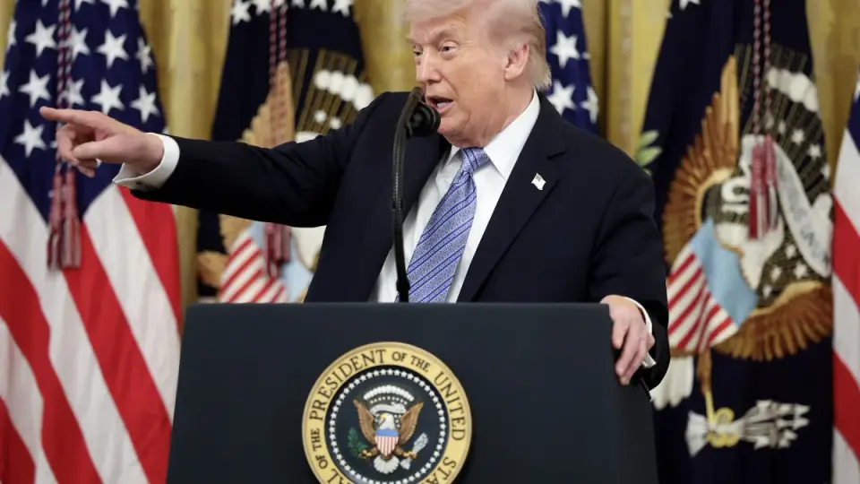 White House weighs federal oversight for new AI models with industry leaders