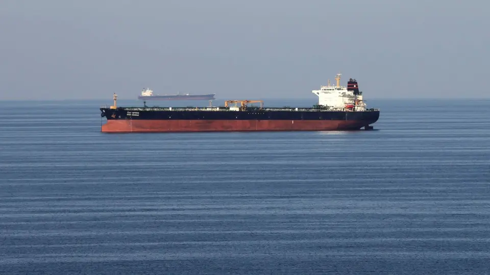 Houthi Strikes on Saudi Energy Sites Push Brent Crude Near $100