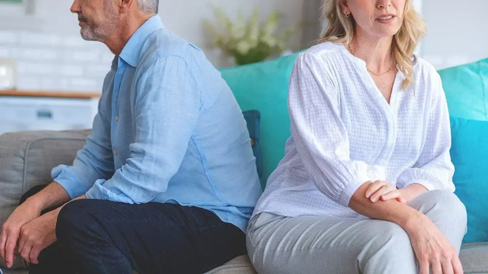 Split Paths, Shared Minds: New Study Links a Mental Health Trait to Divorce and Widowhood