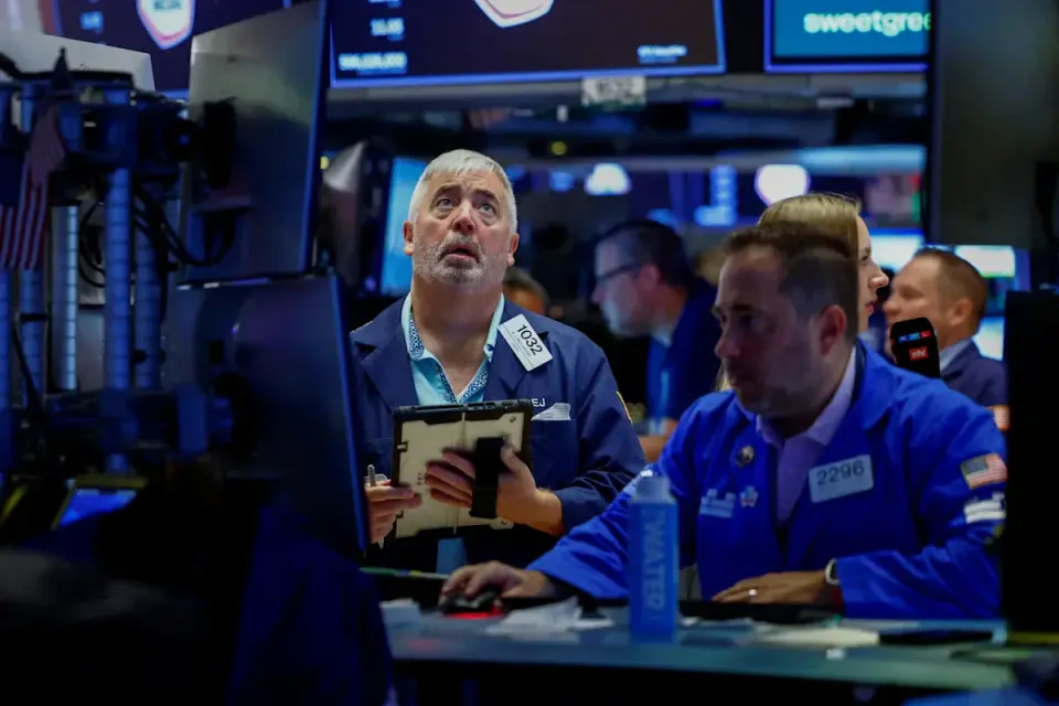 Bond rout rattles markets as yields rise and oil climbs