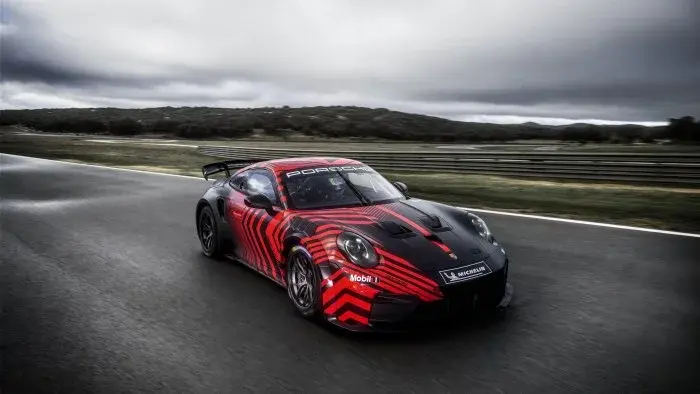 Porsche introduces the race-ready 911 GT4 R for global GT4 racing