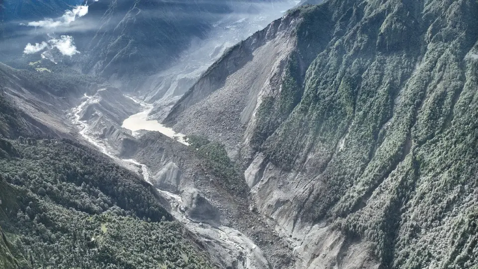 Gyirong Barrier Lake Breach Risks Rise as Nepal Glaciers Remain Unstable