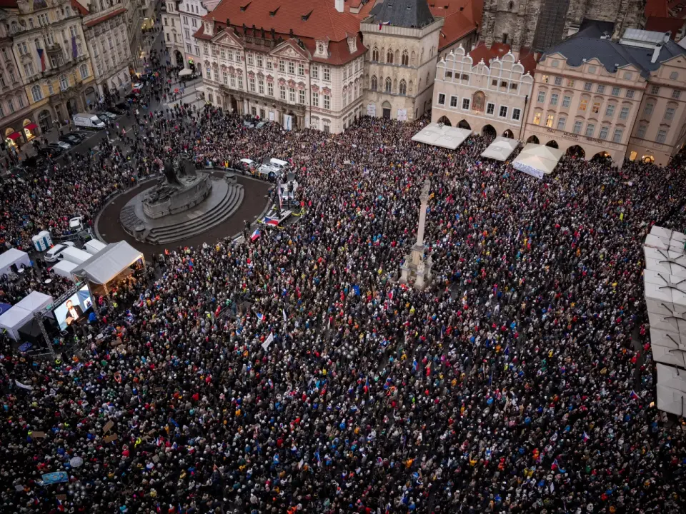 Czechs Rally Against Babiš’s Overnight Media Funding Shift