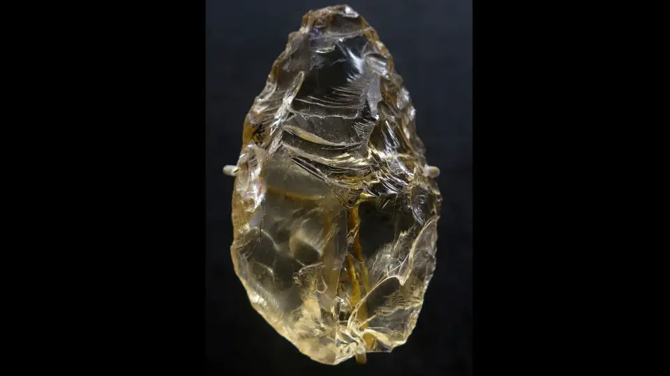 Ancient Neanderthals Crafted Crystal Scrapers, Revealing an Eye for Beauty