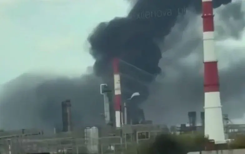 Ukraine Strikes Novoshakhtinsk Refinery, Deepening Russian Fuel Crunch