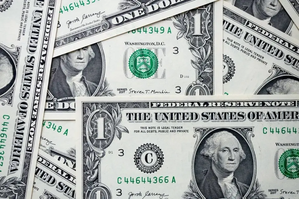 Dollar Strength Persists Despite Yield Drop and Fed Hike Retreat