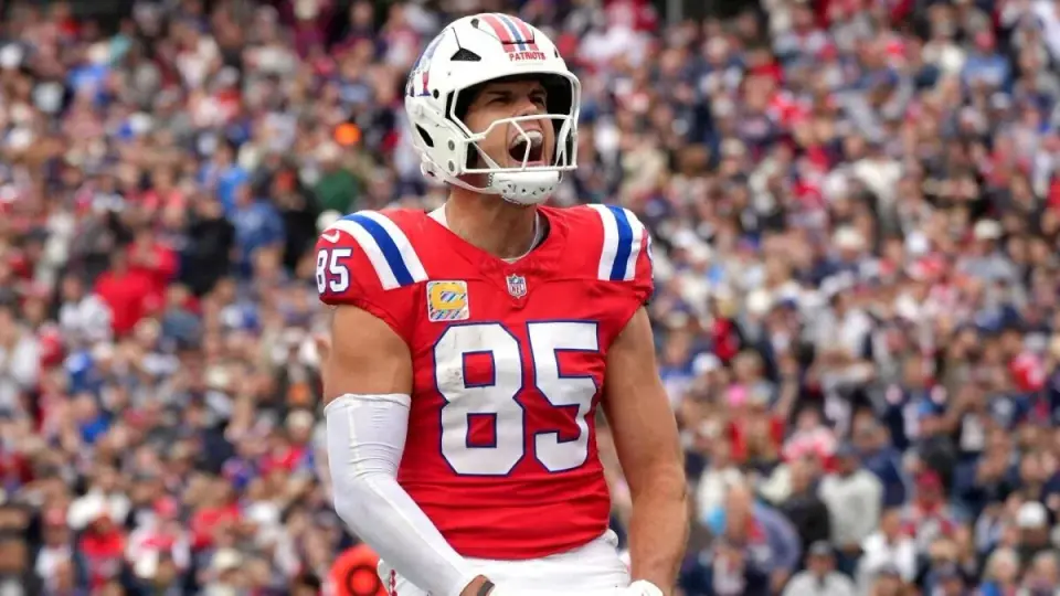 NFL Week 6: SportsLine Model Backs Patriots and Cardinals Amidst Coaching Turmoil