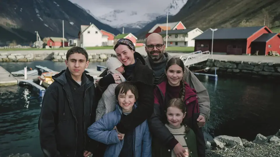 A Quiet Inquisition on Belief and Parenthood in Fjord