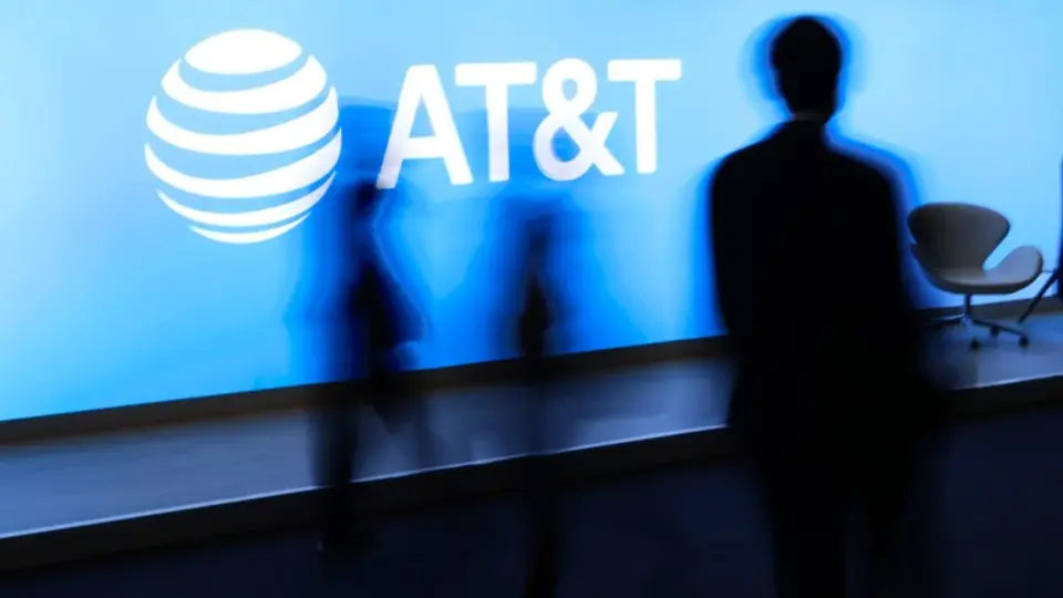 Court weighs whether FCC fines are nonbinding without a jury