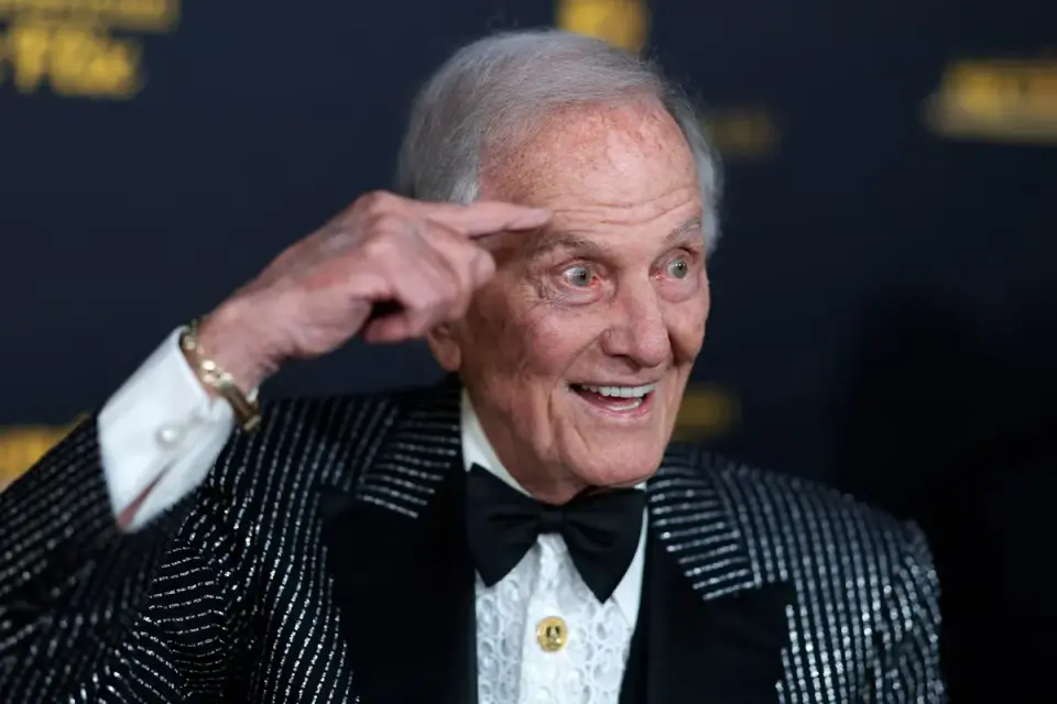Pat Boone tells Trump to stop name-calling and emulate Reagan's restraint