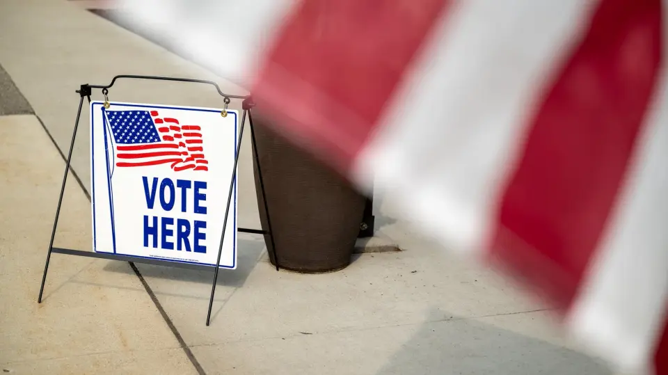 Minnesota primary under way as voters weigh agriculture, healthcare and federal monitors