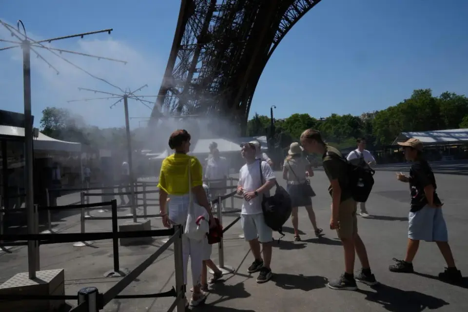 France curbs public drinking as Europe endures scorching heat