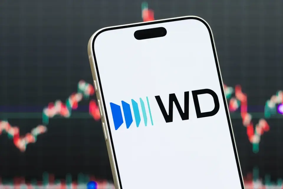 Toshiba's $380M HDD Expansion Triggers 10% Plunge in Seagate, Western Digital
