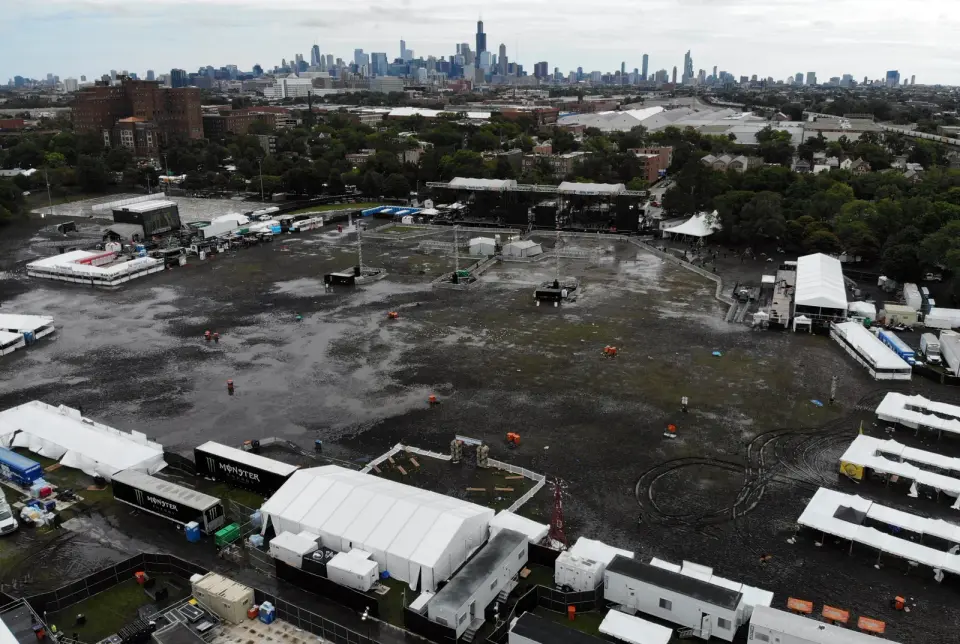 Douglass Park Mud After Riot Fest, Neighbors Call for Restoration