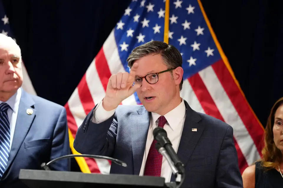 House GOP Budget Bill Teeters as Deficit Fears and Senate Doubts Mount