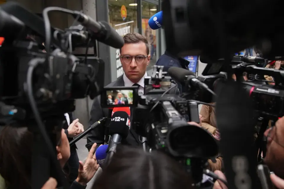 Bardella Denies Antisemitic Allegations as Le Pen Defends Him Amid 2027 Campaign
