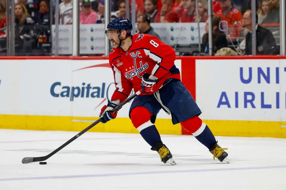 Ovechkin signs incentive-rich one-year deal with Capitals