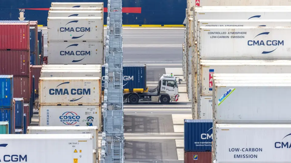 Japan's Trade Gap Surges Past 1 Trillion Yen as US Oil Premiums Offset Export Gains