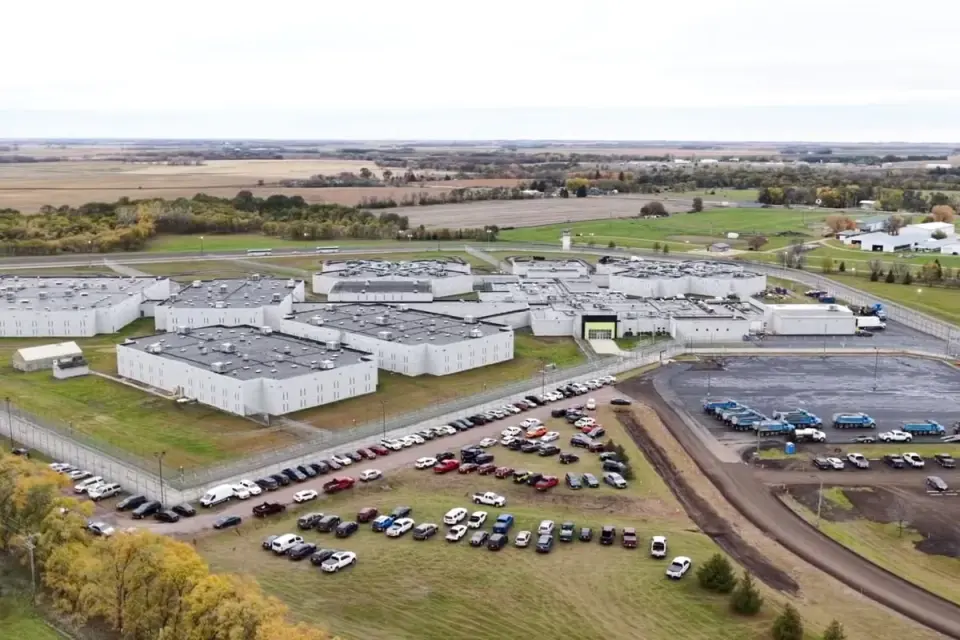 ICE Pays $495M for Minnesota Prison Previously Offered for $75M Amid Fraud Crackdown