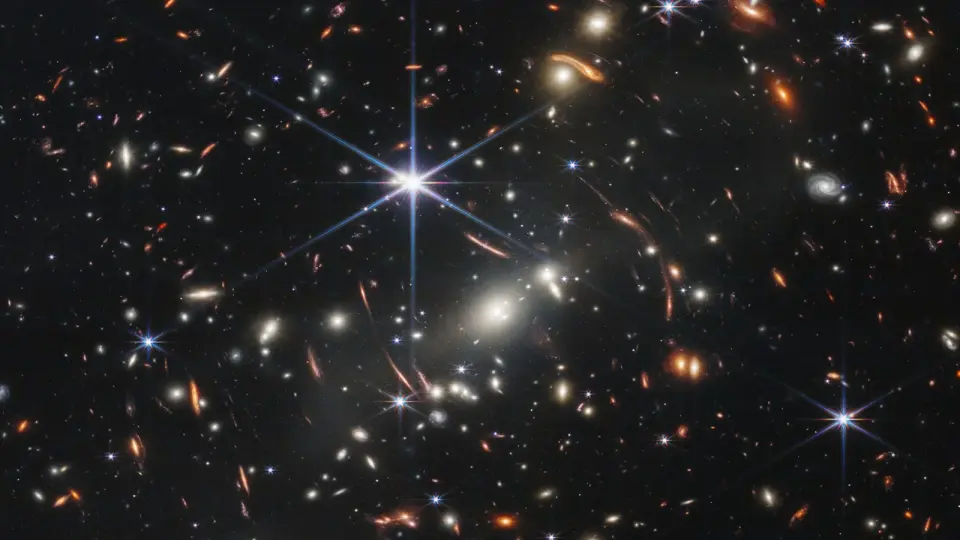 Early galaxies burned bright with fresh gas, reshaping our cosmic origin story